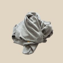 Leichte Tagesdecke in grau melange von hjärtslag design