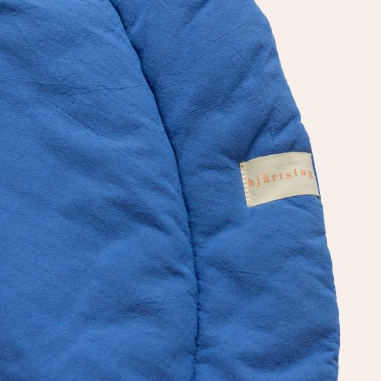 Krabbeldecke-Harmony-blau-detail-q-fH Runde Krabbeldecke Harmony von hjärtslag design in blau