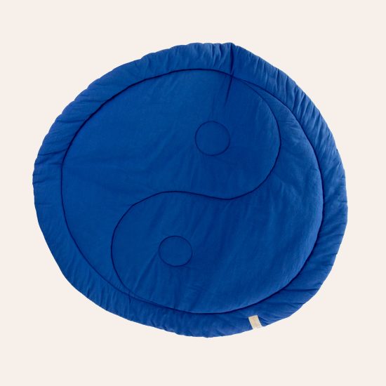 Runde Krabbeldecke Harmony von hjärtslag design in blau