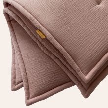 Krabbeldecke-Musselin-Fuchsia-Detail-q-fH Krabbeldecke Musselin uni altrosa von hjärtslag design