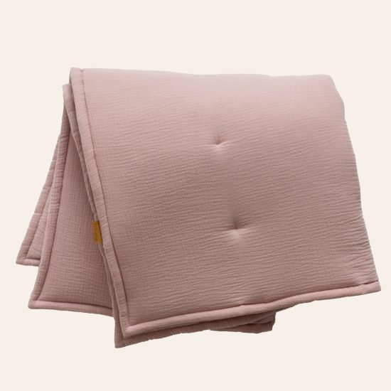 Krabbeldecke-Musselin-Fuchsia-gefaltet-2-q-fH Krabbeldecke Musselin uni altrosa von hjärtslag design