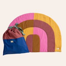 Krabbeldecke-Rainbow-colors-rosa-flach-mit-Verpackung-q-fH Bunte Regenbogen Krabbeldecke mit Verpackung von hjärtslag design