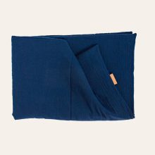 Wattierte Tagesdecke aus Musselin in dunkelblau von hjärtslag design